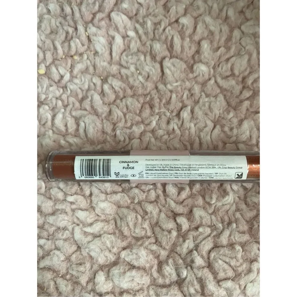 THE BEAUTY CROP Liquid Eyeshadow Duo in Shades Cinnamon and Fudge Full Sized